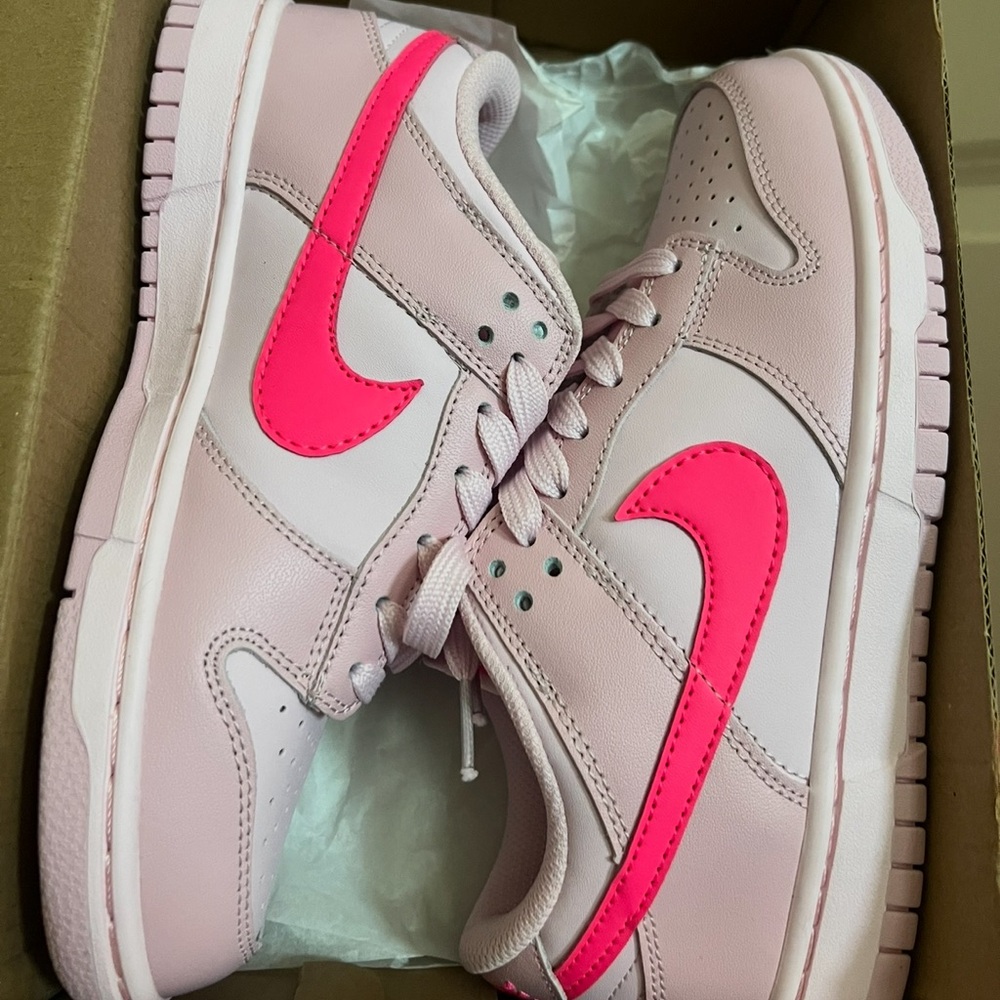 Triple Pink Dunks Nikes